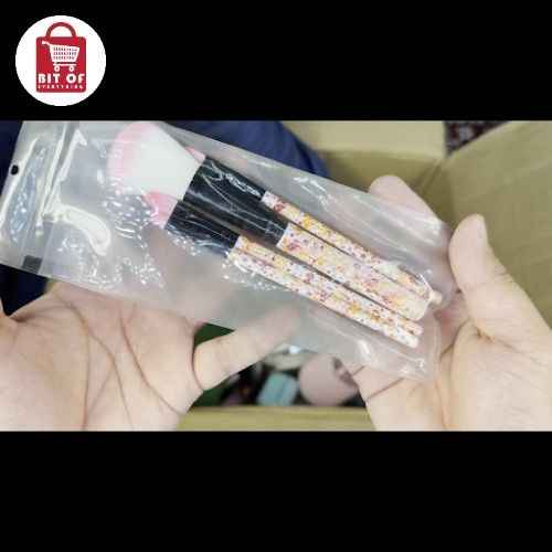MAKEUP BRUSH SET