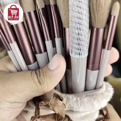 MAKEUP BRUSH SET