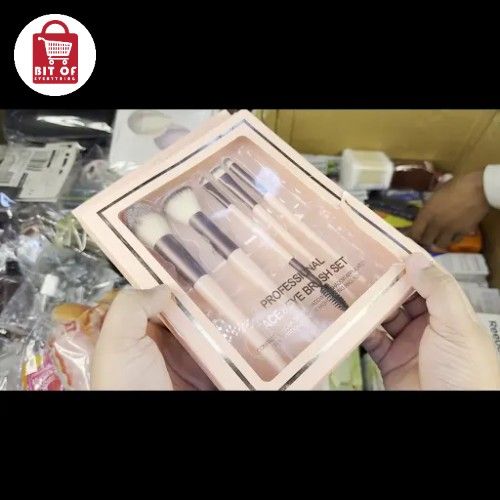 MAKEUP BRUSH SET