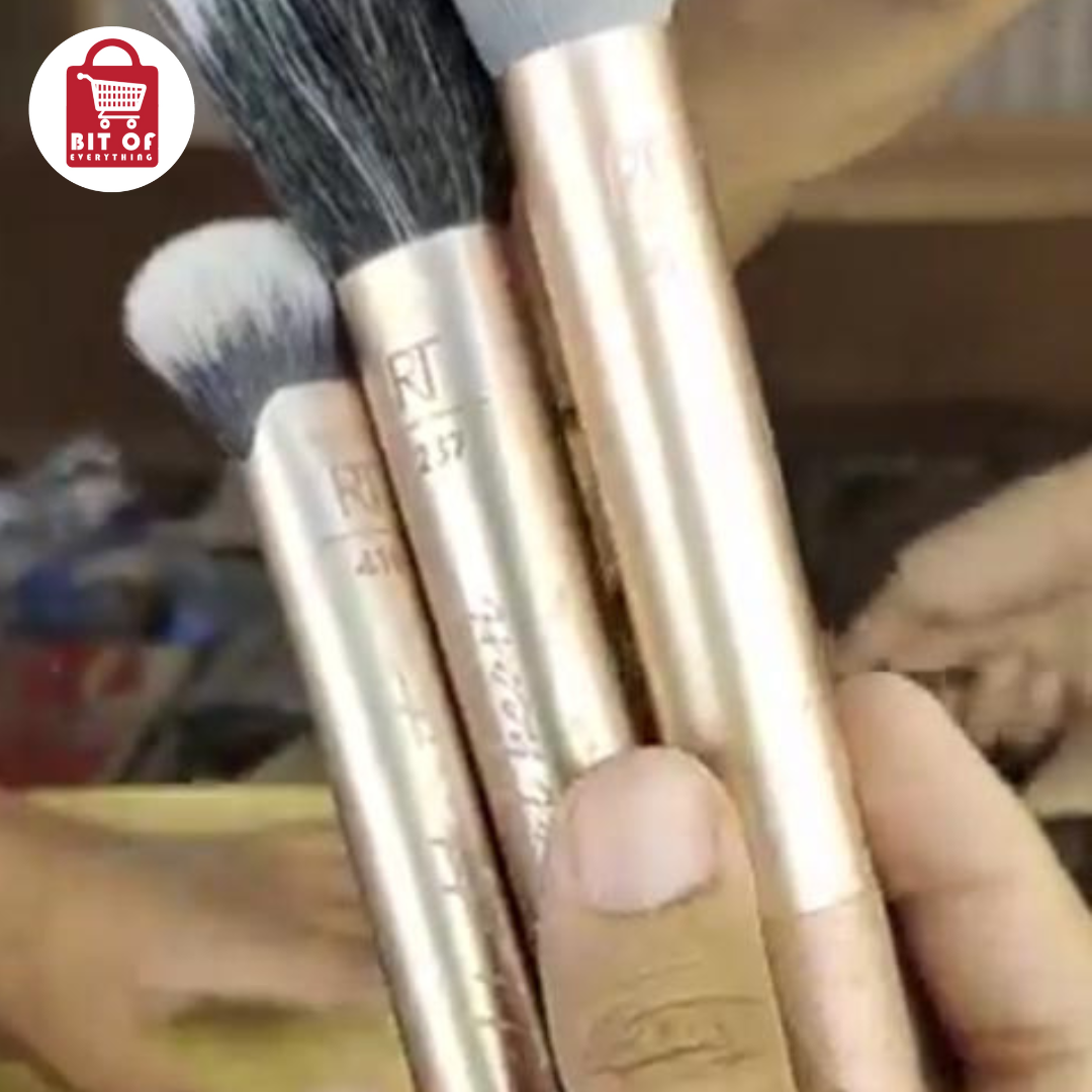 RT Makeup Brush – Precision and Softness for Flawless Application
