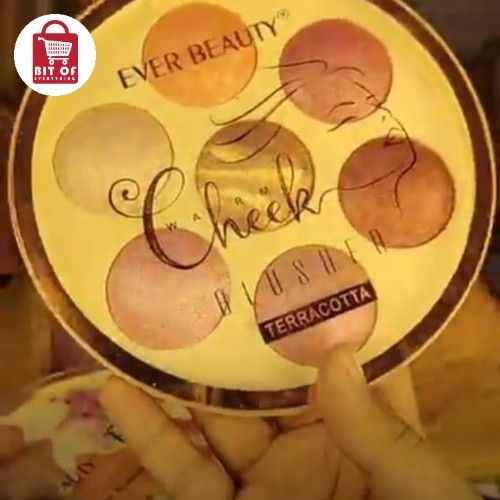 7-in-1 Eye Palette – Vibrant Shades for Stunning Eyes