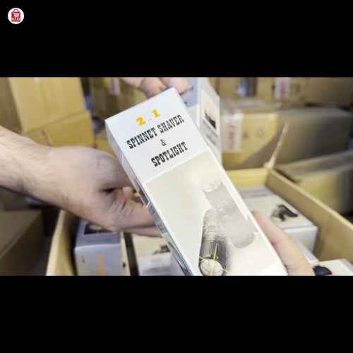 Shaver & Spotlight – Grooming & Portable Light Tool