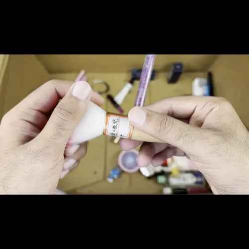 MAKEUP BRUSH
