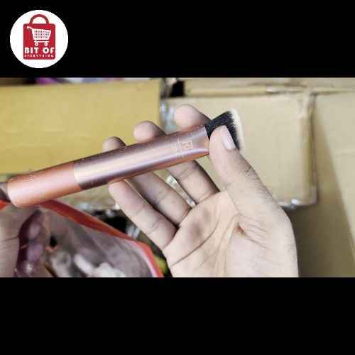 RT MAKEUP BRUSH