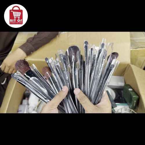 MAC MAKEUP BRUSH SET