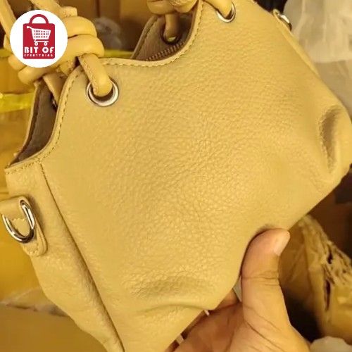 LADIES LEATHER BAG