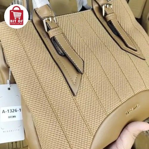 LADIES BAG WITH EXTRA STRAPS