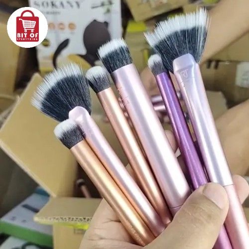RT MAKEUP BRUSH HALF KG