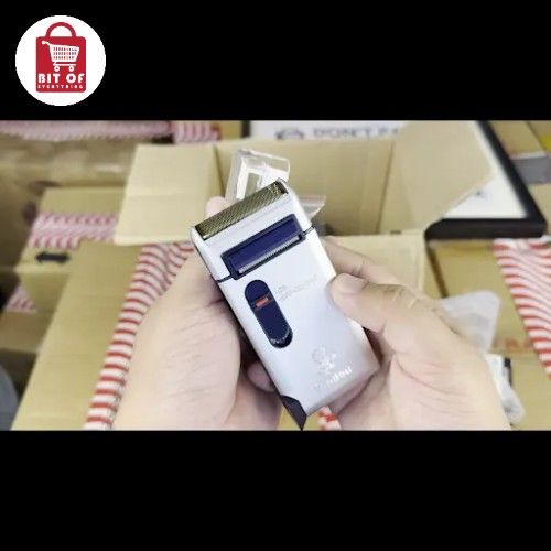 SHAVER AND TRIMMER KIT