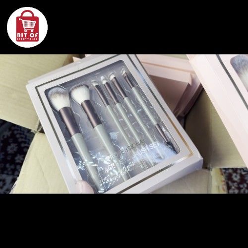 MAKEUP BRUSH SET