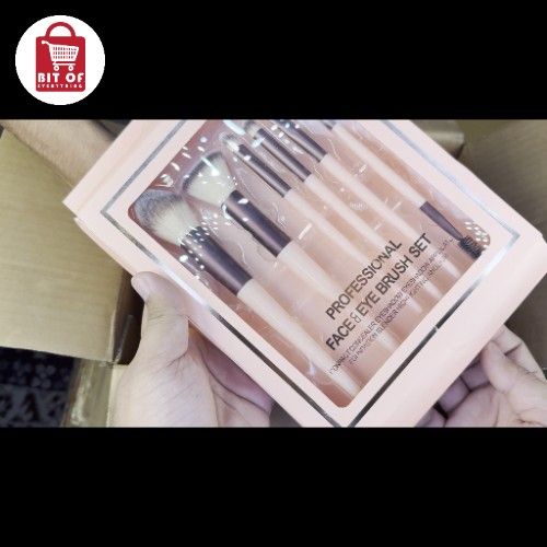 MAKEUP BRUSH SET