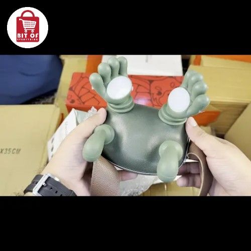 NECK AND SHOULDER MASSAGER