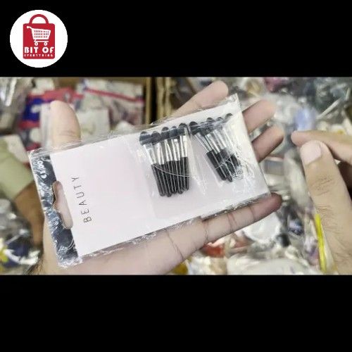 MAKEUP ITEM SET