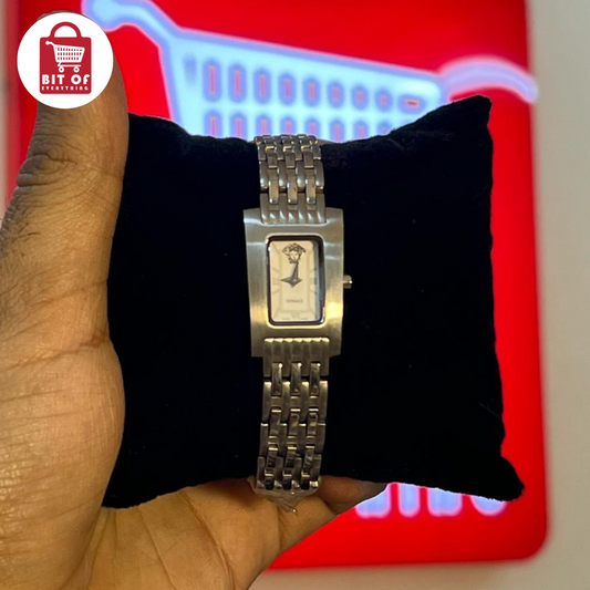 Versace: Luxury, Elegance, and Timeless Precision ⌚✨