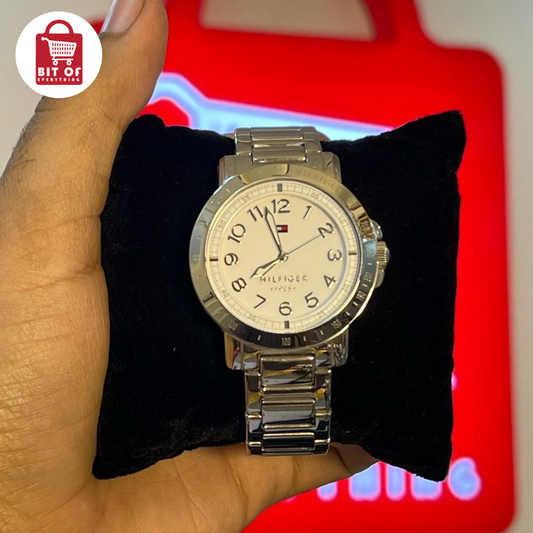 Tommy Hilfiger: Classic Elegance, Perfect Precision ⌚✨