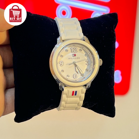 Tommy Hilfiger: Classic Elegance with a Modern Touch ⌚✨