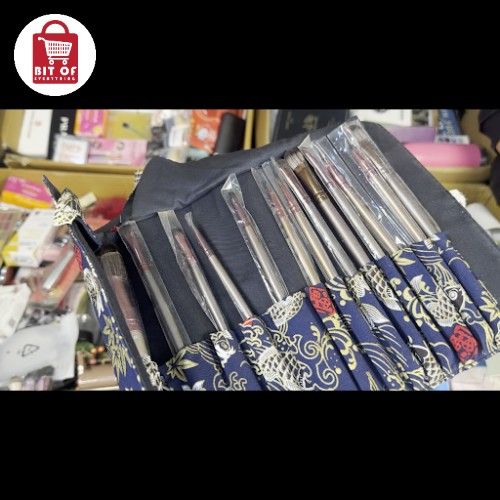 MAKEUP BRUSH SET