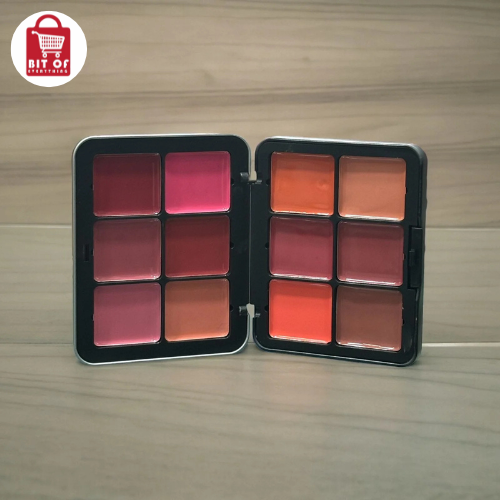 CARLA SECRET CREAM BLUSH AND CONCEALER PALETTE.