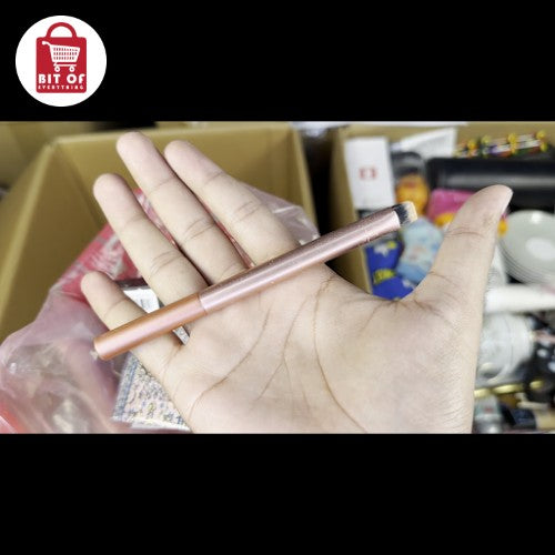 MAKEUP BRUSH