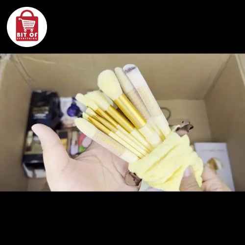 MAKEUP BRUSH SET
