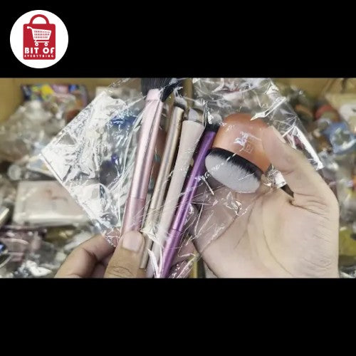 MAKEUP BRUSH SET