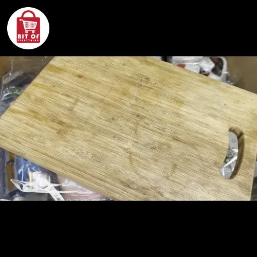 WOODEN CUTTING BOARD