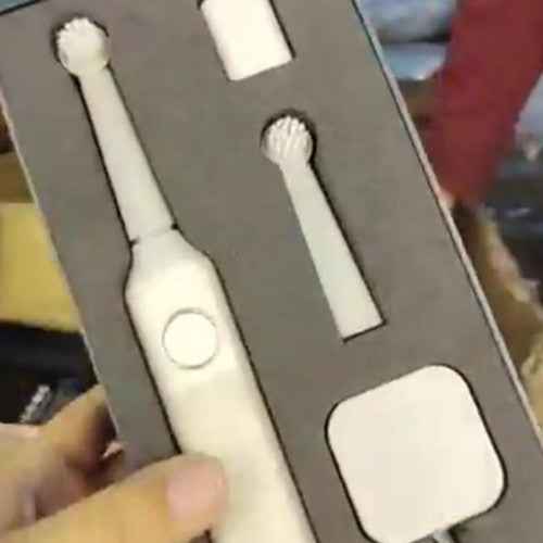 ELECTRIC TOOTH BRUSH