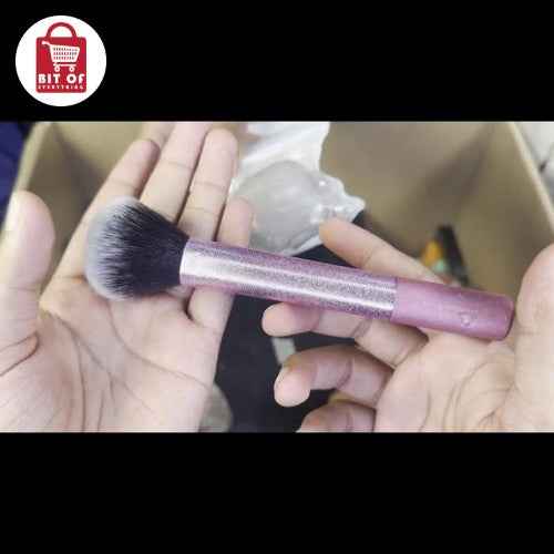 MAKEUP BRUSH